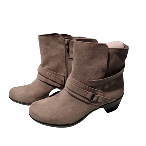 COMFORT boots booties taupe neutral eclipse ive I heart comfort New - Picture 1 of 10